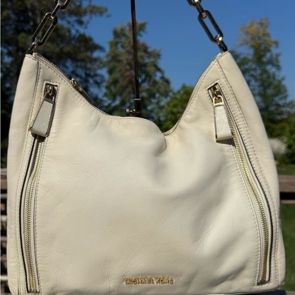 Michael Kors Handbags - Michael Kors Matilda Large Leather Shoulder Bag